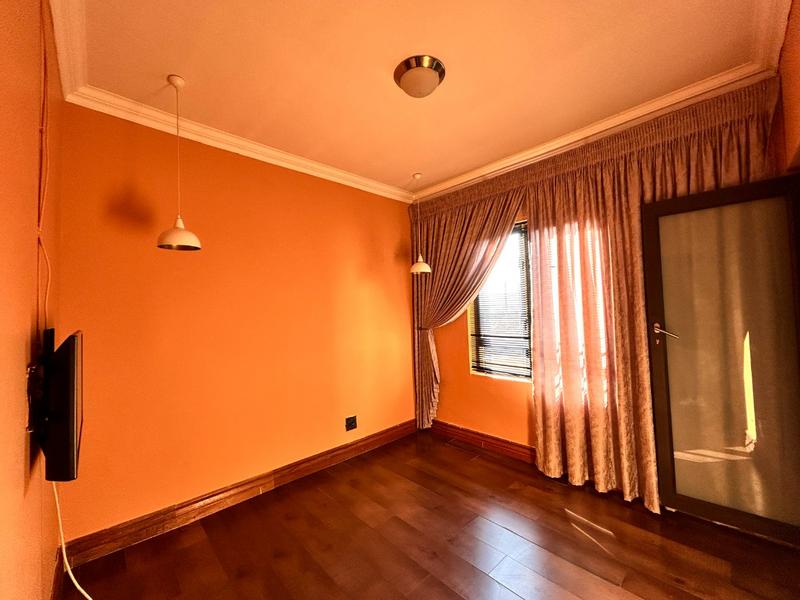To Let 4 Bedroom Property for Rent in Xanadu North West